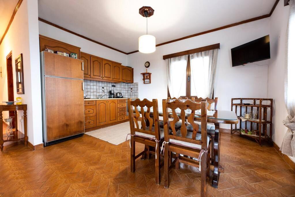 Panorama House Apartamento Loútsa Exterior foto